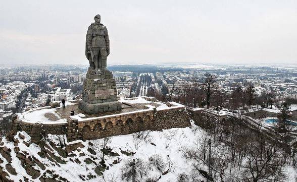 Болгарские депутаты предложили перенести памятник «Алеша»