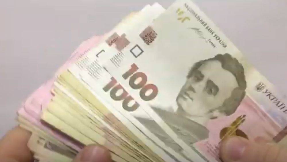Внимательно проверьте кошельки: украинцам массово втюхивают фальшивые деньги, какие купюры