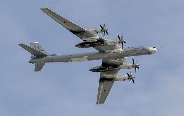 РФ подняла в небо десяток самолетов: украинцев предупредили об угрозе атаки