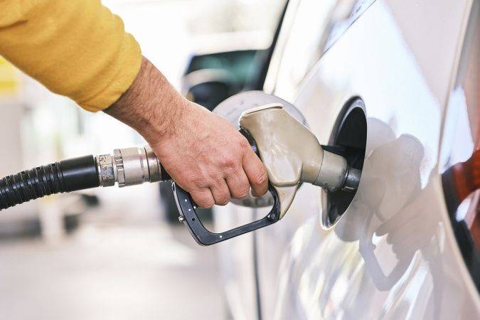 Цены на бензин и дизтопливо на АЗС продолжают снижаться