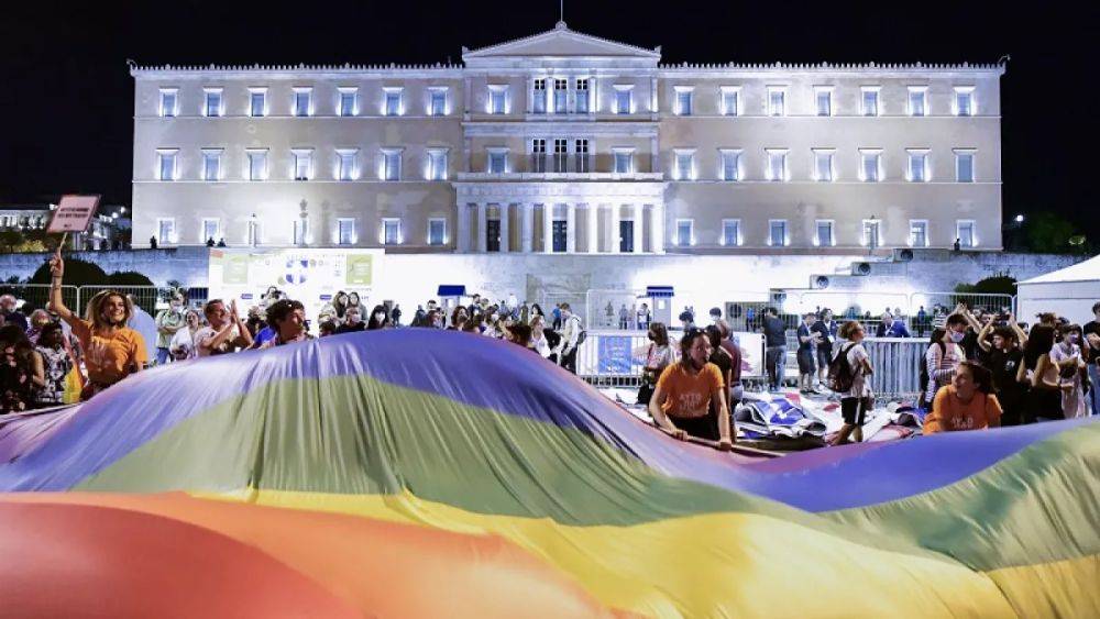 Премьер-министр Греции намерен легализовать гей-браки с опорой на оппозицию