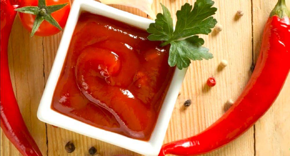 С пельменями вообще вкуснятина: как приготовить домашний полезный домашний кетчуп среди зимы