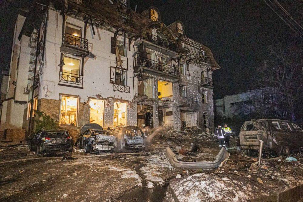 Удар по гостинице в Харькове 10 января: завалы еще разбирают – ГСЧС