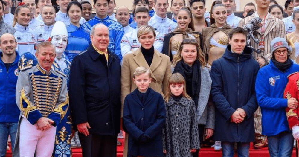 Королевская семья Монако в полном составе вышла в свет (фото)