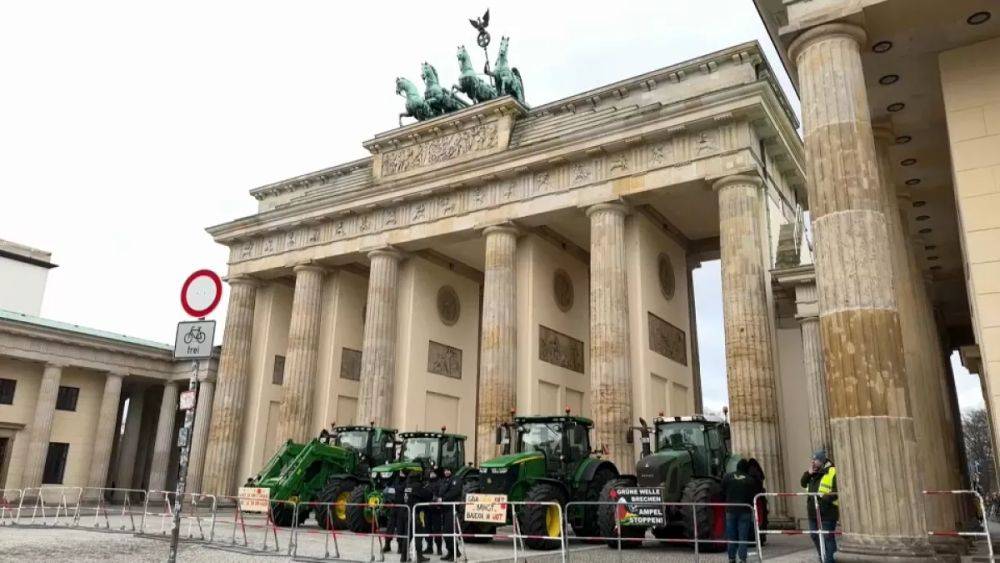 Многотысячный протест немецких фермеров в центре Берлина