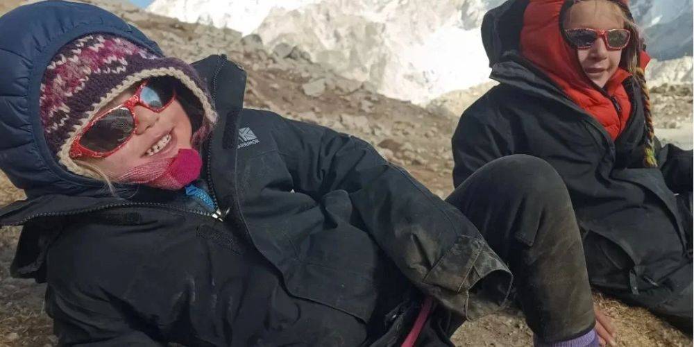 Поднялась без всякой помощи. Четырехлетняя девочка покорила Эверест и установила мировой рекорд