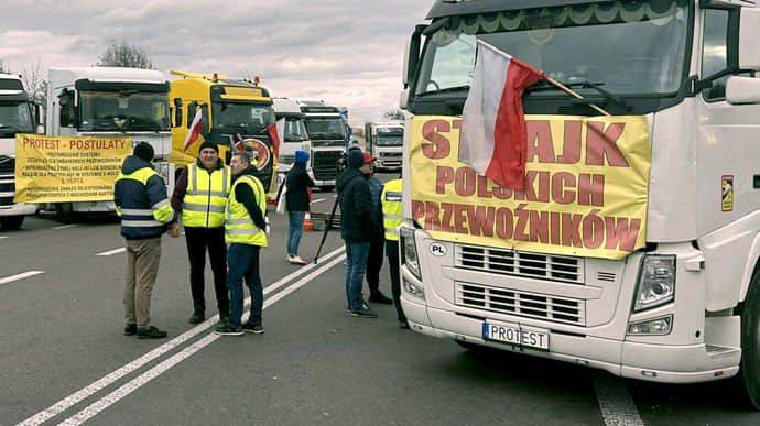 Польские перевозчики разблокируют границу с Украиной на 1,5 месяца
