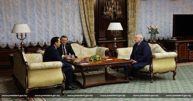 Александр Лукашенко предлагает интенсифицировать сотрудничество Беларуси и Таджикистана