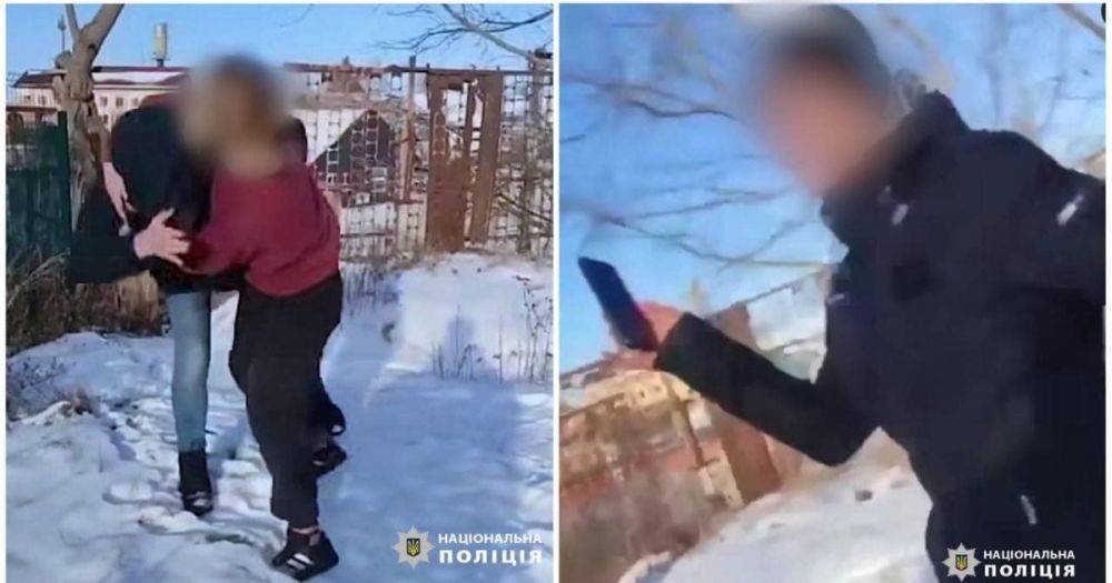 Били ногами по голове: на Киевщине произошла жестокая драка между девушками-подростками (фото)