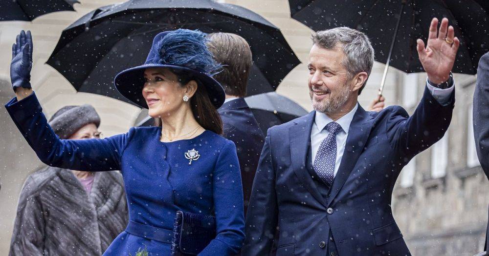 Королева Дании Мэри выбрала особенный наряд для выхода в свет в новом статусе
