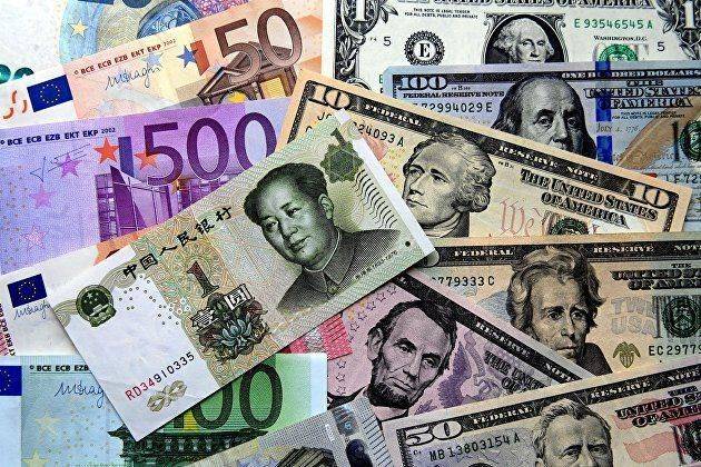 Курсы валют к рублю показали резкие скачки, евро проваливался ниже 95 рублей