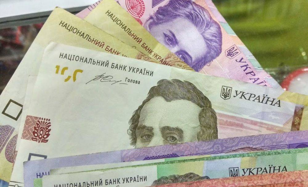 Чтобы не потерять свои же деньги: как украинцам получить пенсию, находясь за границей