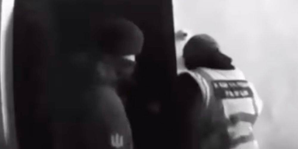Российские каналы распространяют фейковое видео с «выстрелом» в работника ТЦК во время вручения повестки — полиция