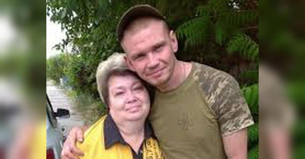 «У сына было семь контузий, в бедре осталась пуля»: трагическая история сапера с Донбасса, который прямо из госпиталя вернулся на фронт