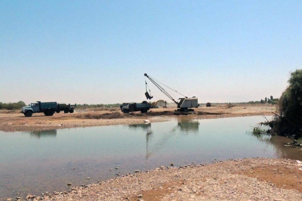 В Узбекистане введут бессрочный мораторий на добычу песка и гравия в руслах рек