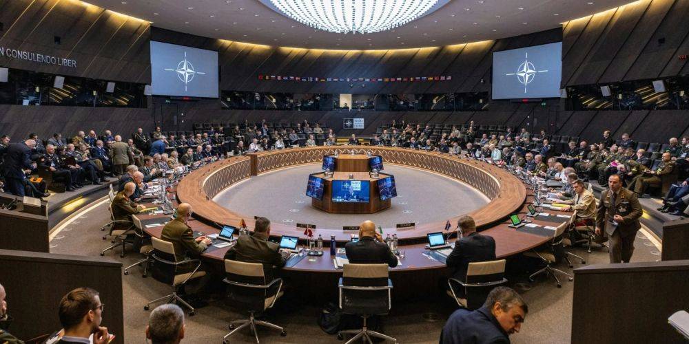 Без Залужного. Состоялось первое заседание Совета НАТО — Украина на уровне руководителей оборонных ведомств
