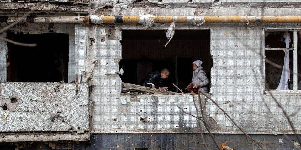 Россияне нанесли удары по Харькову, попав возле жилой застройки в центре города. Известно о шести пострадавших