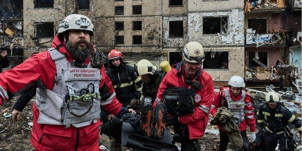 «К этому невозможно быть готовым». Фотографы Либеровы показали фото разрушений в Киеве после массированной ракетной атаки