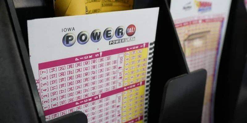 Подарок на Новый год. В США продали выигрышный билет лотереи Powerball на более чем $800 млн