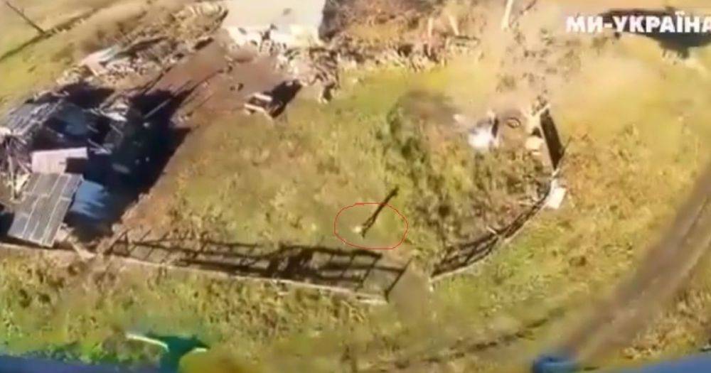 На Купянском направлении пилоты ВСУ сбросили конфеты девочке, которая постоянно им махала (видео)