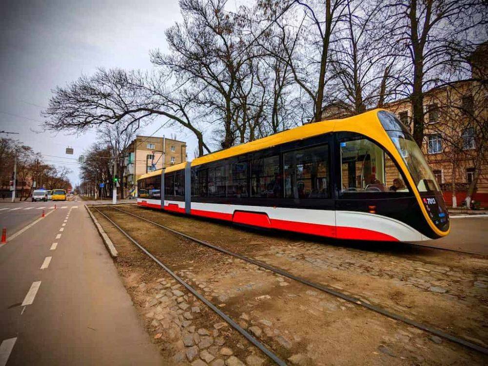 В Одессе вышел на маршрут первый 26-метровый трамвай | Новости Одессы