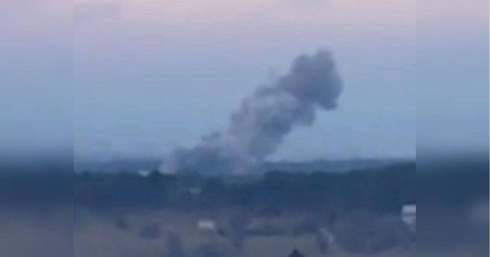 Мощные взрывы прогремели в Евпатории и Севастополе: одна из ракет ударила по воинской части