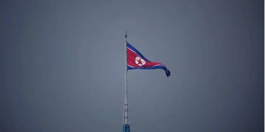 КНДР обстреляла более 200 снарядами море возле пограничного острова Южной Кореи. Сеул призвал эвакуироваться