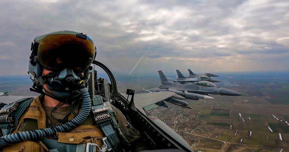 Передача Украине F-16: в Пентагоне рассказали, когда пилоты завершат обучение (видео)