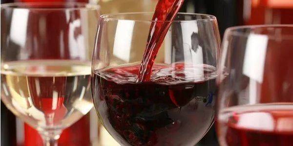 Вино и пропаганда. Эксперт развеяла исторические мифы о винах Украины