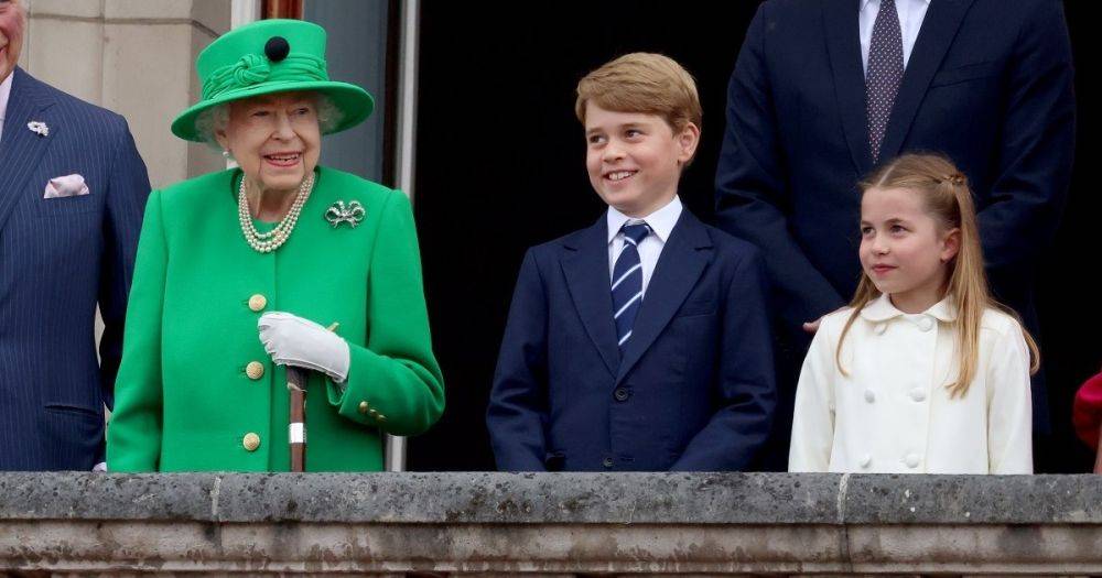 Принцесса Шарлотта напомнила людям королеву Елизавету II (фото)