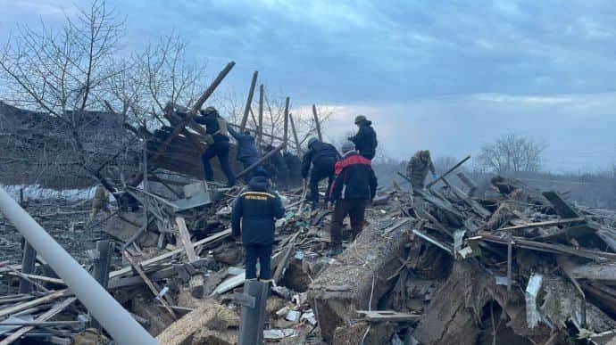 Россияне ударили по Покровску: разрушено 6 домов, 6 пострадавших, люди под завалами