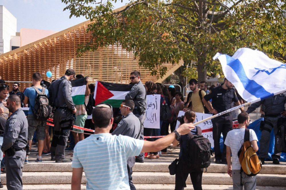Израильские студенты опасаются стычек с арабами в кампусах и просят разрешения ходить с оружием