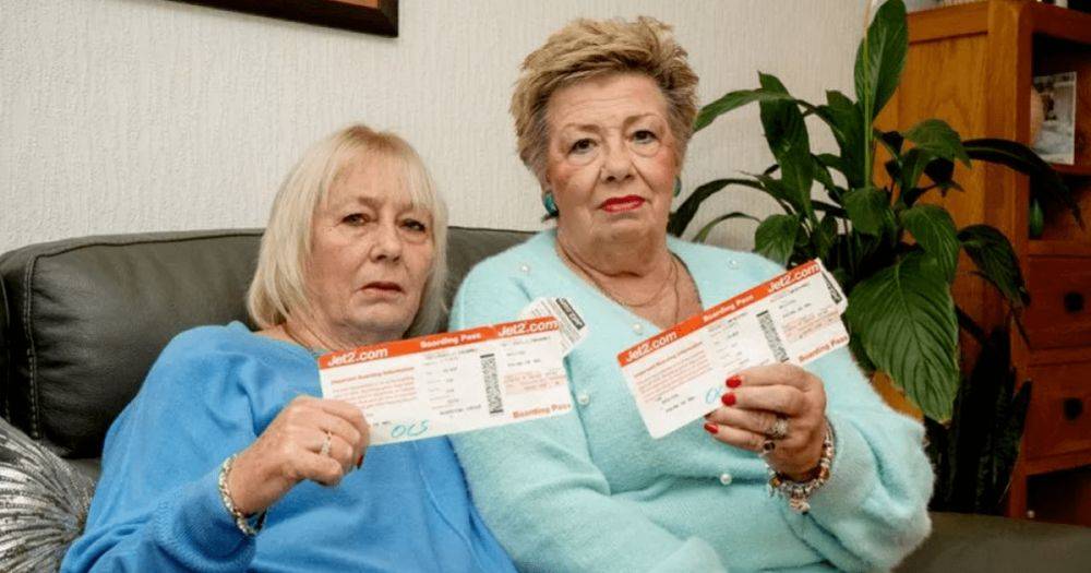 "Боже мой": пенсионерки в салоне самолета осознали свою непоправимую ошибку (фото)