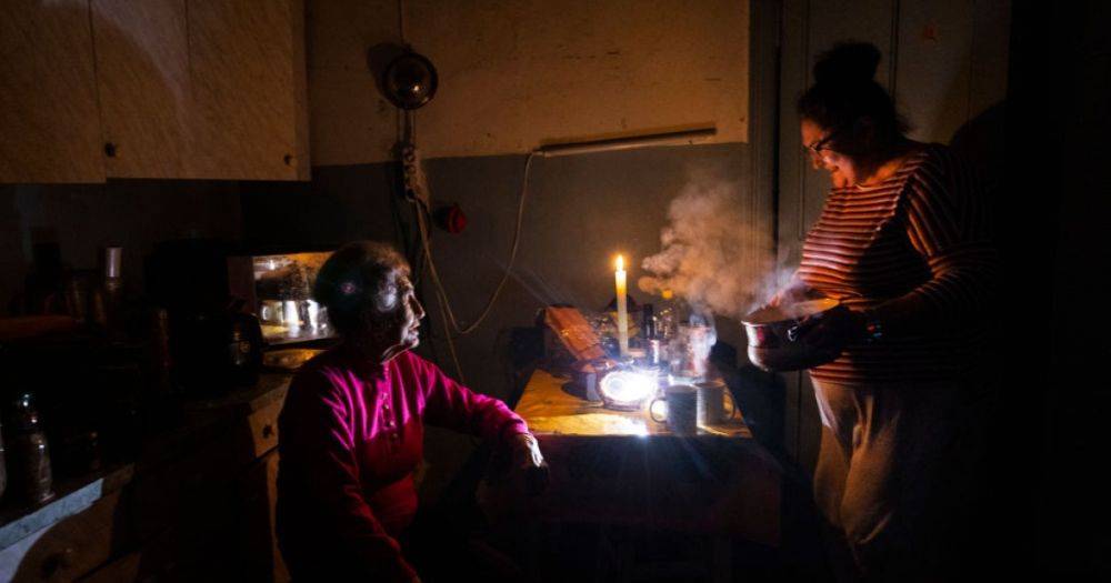 Блэкауты из-за погоды: в Украине могут отключать свет во время морозов
