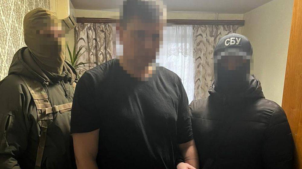 СБУ задержала шпиона из Укрзализныци, сливавшего данные о поставках ВСУ - фото