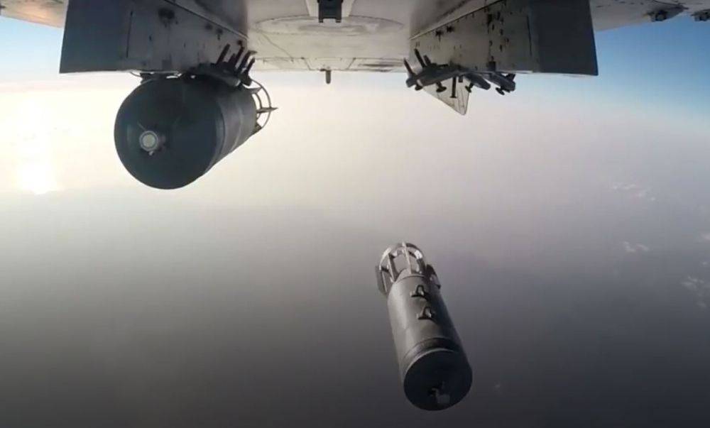 "Случайно потеряли": Российский самолет сбросил авиабомбу на оккупированное Рубежное