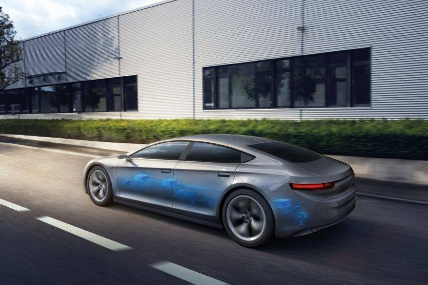 VW вместе с Bosch тестирует систему автоматической парковки и зарядки электромобилей, и будет устанавливать ChatGPT в авто