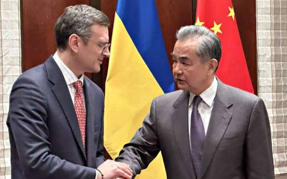 Коллега из КНР объяснил Кулебе, почему можно быть уверенными, что Пекин не поставляет «летальное оружие» в РФ