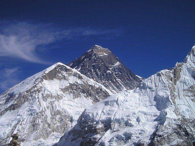 Житель США поднялся на Эверест по ступенькам из-за развода с женой