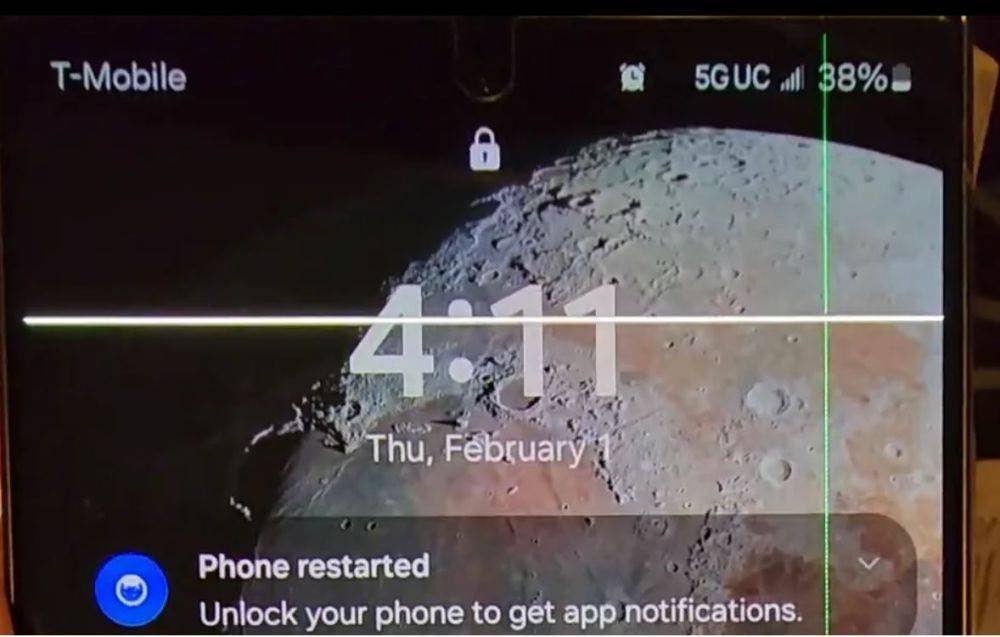 Пользователи Samsung Galaxy S24 Ultra пожаловались на появление полос на экране