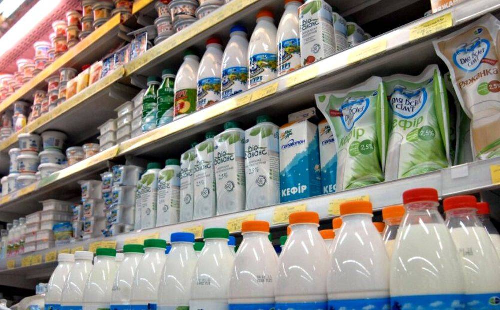 Сколько украинцы заплатят за молоко, творог и сметану: как изменились цены в феврале
