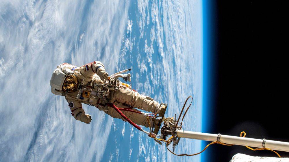 Российский космонавт установил новый рекорд по длительности нахождения на орбите
