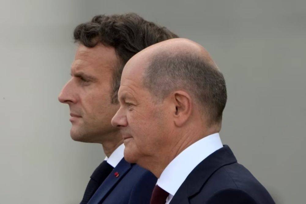 Макрон продемонстрировал неприязнь к Шольцу: СМИ рассказали о конфликте между лидерами Франции и Германии