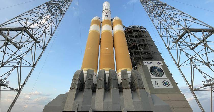 Последний запуск ракеты-носителя Delta IV Heavy отменен за минуты до старта