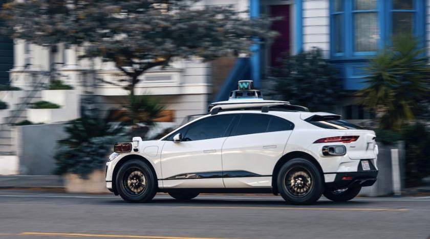 Waymo запустила беспилотные поездки для сотрудников в Остине