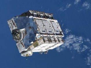 Самый крупный космический мусор с МКС приближается к Земле