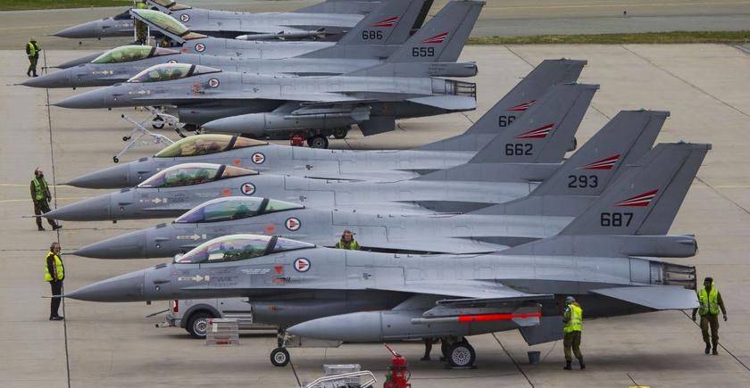 СМИ: Норвегия собирается отправить Украине 22 истребителя F-16 Fighting Falcon, а таке двигателя и тренажёры для них