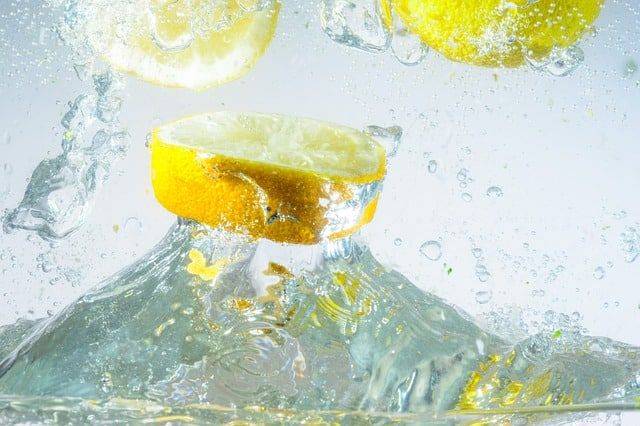 Что изменится, если ежедневно пить воду с лимоном в течение месяца - результаты эксперимента