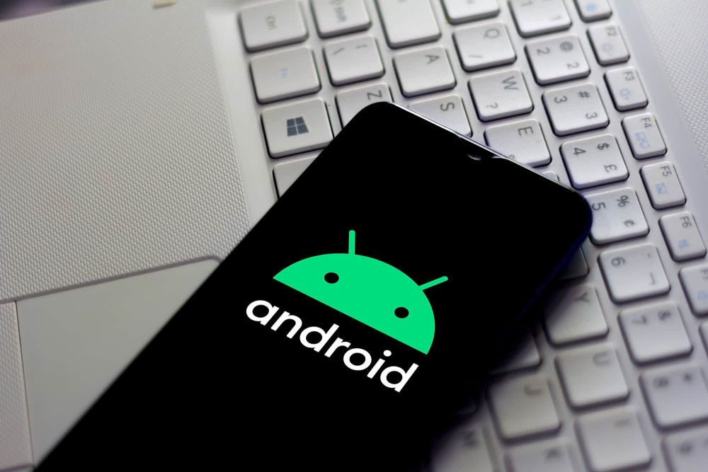 Безопасно ли пользоваться смартфоном, если он больше не обновляется