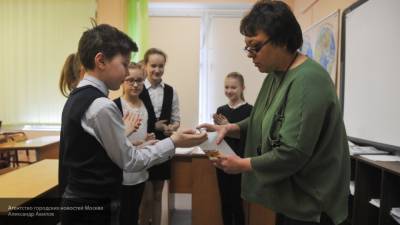 Каникулы московских школьников увеличатся на неделю из-за COVID-19